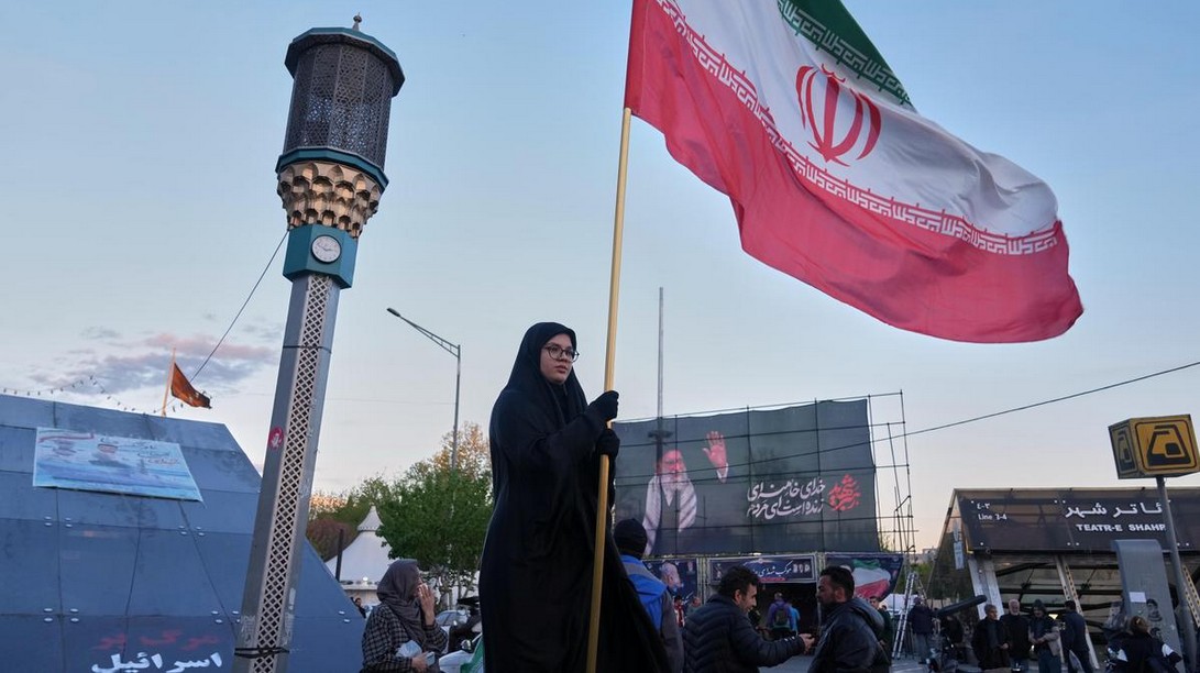 স্থায়ীভাবে যুদ্ধ বন্ধে তিন স্তরের নতুন প্রস্তাব ইরানের